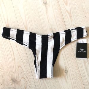 VOLCOM cheeky bikini bottoms